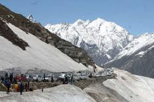 Traffic at Rohtang Pass